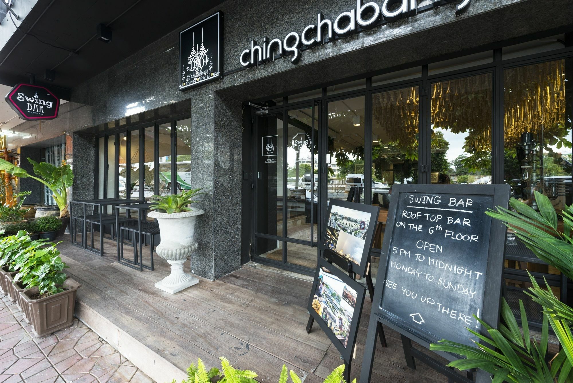 Chingcha Bangkok Hostel Exterior foto